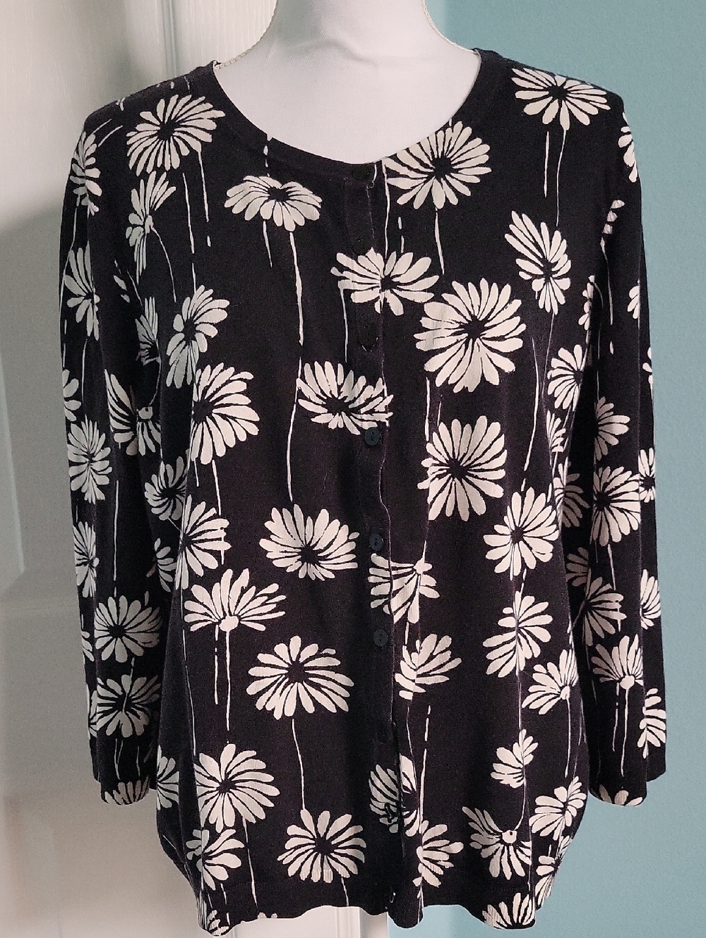 Classic Blk/White Floral Sweater